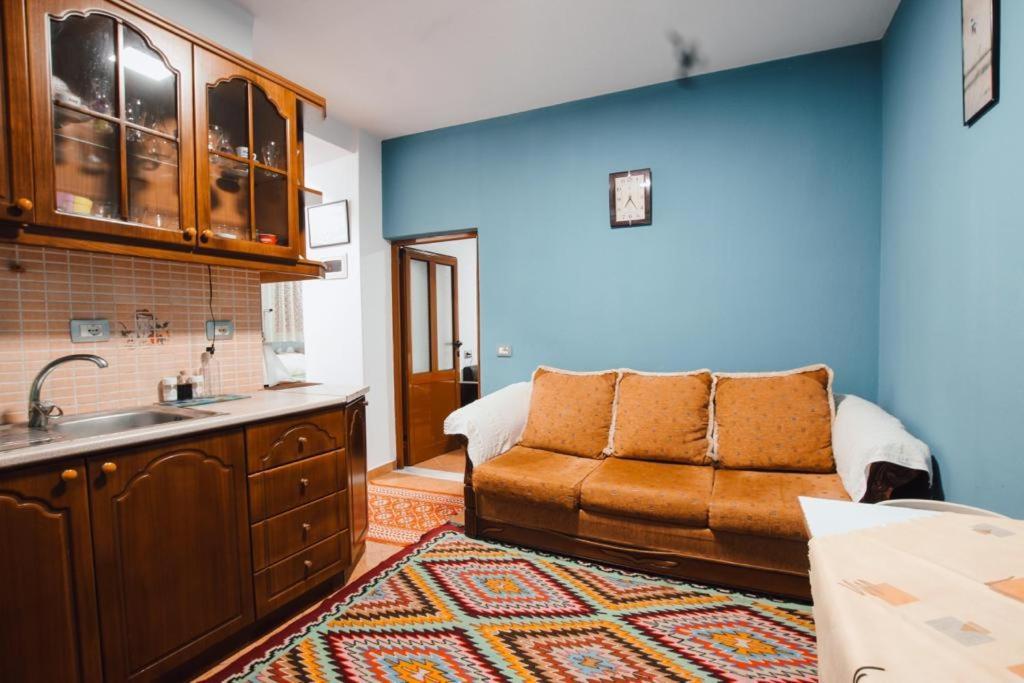 Bb Apartament Daire Gjirokastër Dış mekan fotoğraf